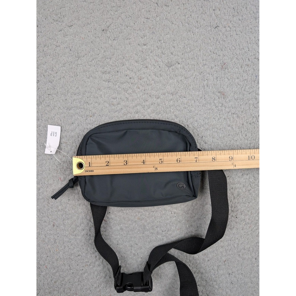 GAP Crossbody Belt Bag Womens Small Black Adjustable Strap Zip Fanny Pack Travel - Picture 5 of 9